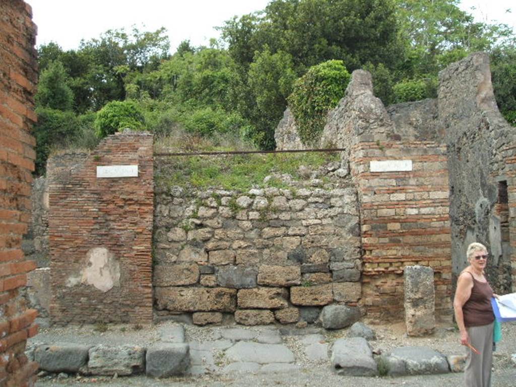 Unnamed vicolo between V.2 and V.3. May 2005. Looking north from Via di Nola. 
Note: as from May 2018, this road has now been excavated and is known as Vicolo c.d. dei balconi.

