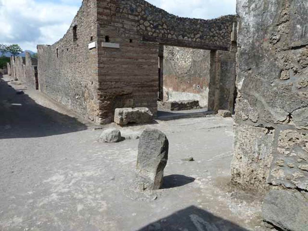 Vicolo dei Fuggiaschi, east side, May 2010.  Looking north-east to corner I.13.11. on Via di Castricio.