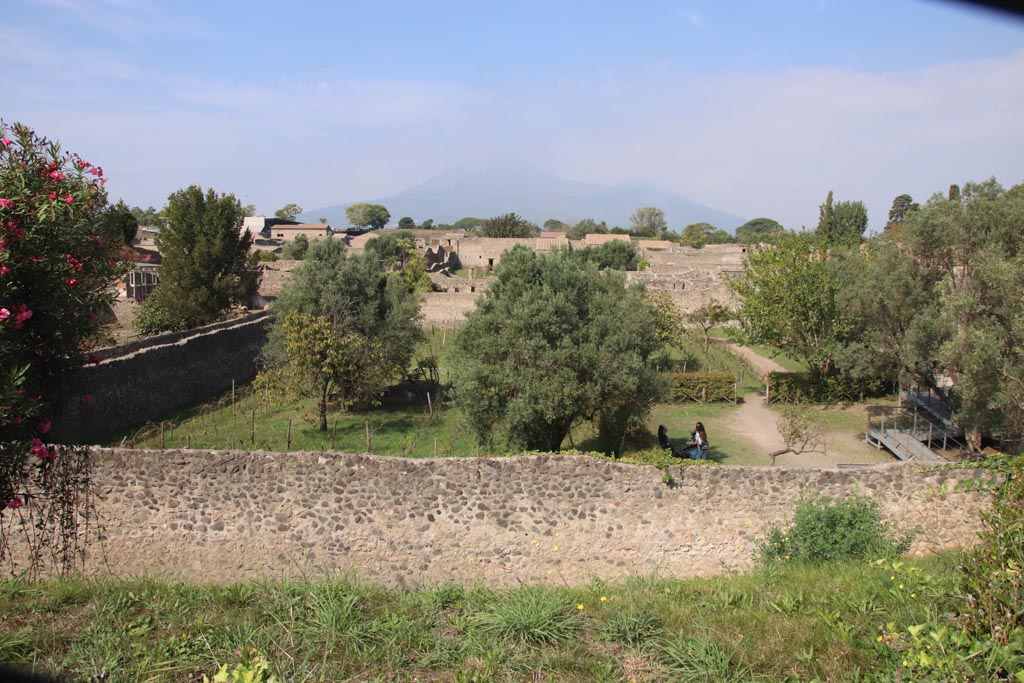 Garden of Fugitives, October 2023. Looking north across garden, with Vicolo dei fuggiaschi, on right. Photo courtesy of Klaus Heese.