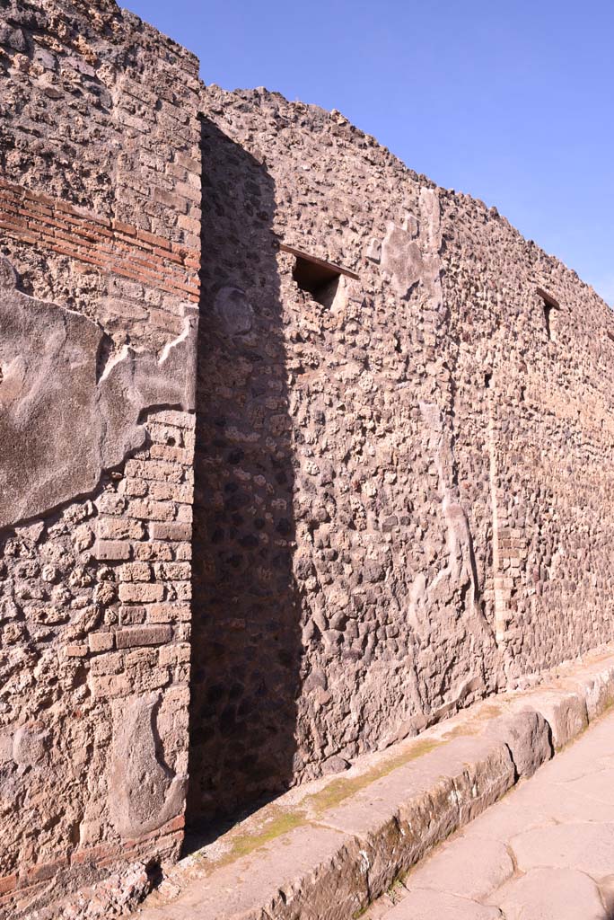 Vicolo del Citarista, west side, Pompeii. October 2019. Looking north.    
Foto Tobias Busen, ERC Grant 681269 DÉCOR.
