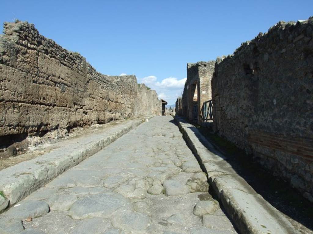 Vicolo del Menandro. Looking east. March 2009.   