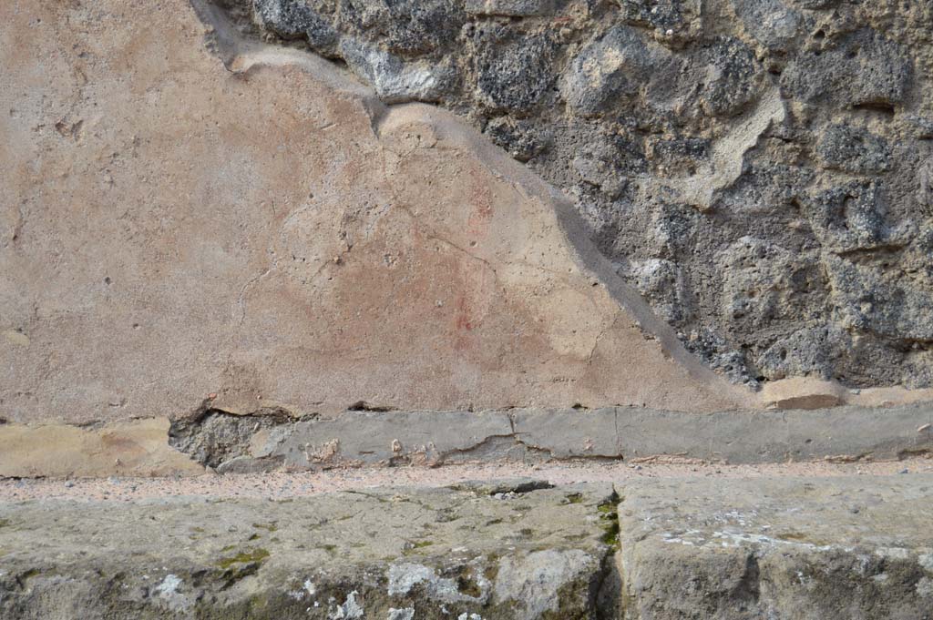 Vicolo di Balbo between IX.2 and IX.1. October 2018. North side, detail from painted plaster on outside wall of IX.2.12.
Foto Taylor Lauritsen, ERC Grant 681269 DÉCOR.

