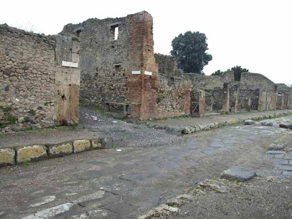 Vicolo di Lucrezio Frontone on the north side of Via di Nola, May 2010. Looking north east at junction between V.3 and V.4.