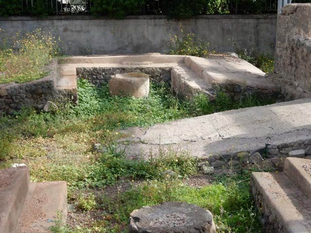 Tempio dionisiaco in località Sant’Abbondio di Pompei. May 2018. North triclinium B.
Photo courtesy of Buzz Ferebee.
