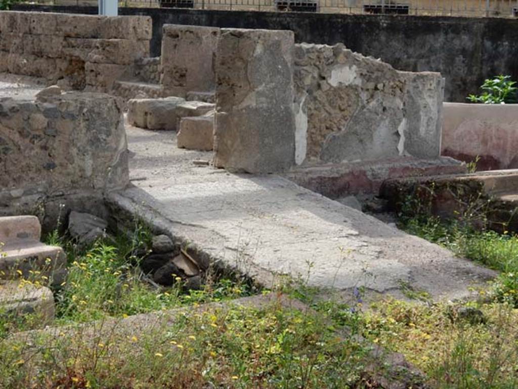 Tempio dionisiaco in località Sant’Abbondio di Pompei. May 2018. Ramp and south-west corner.
Photo courtesy of Buzz Ferebee.
