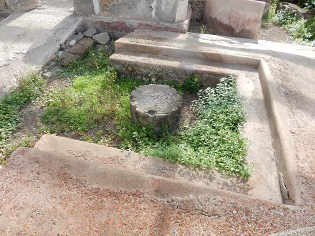 Tempio dionisiaco in località Sant’Abbondio di Pompei. May 2018. South triclinium B looking east.
Photo courtesy of Buzz Ferebee.
