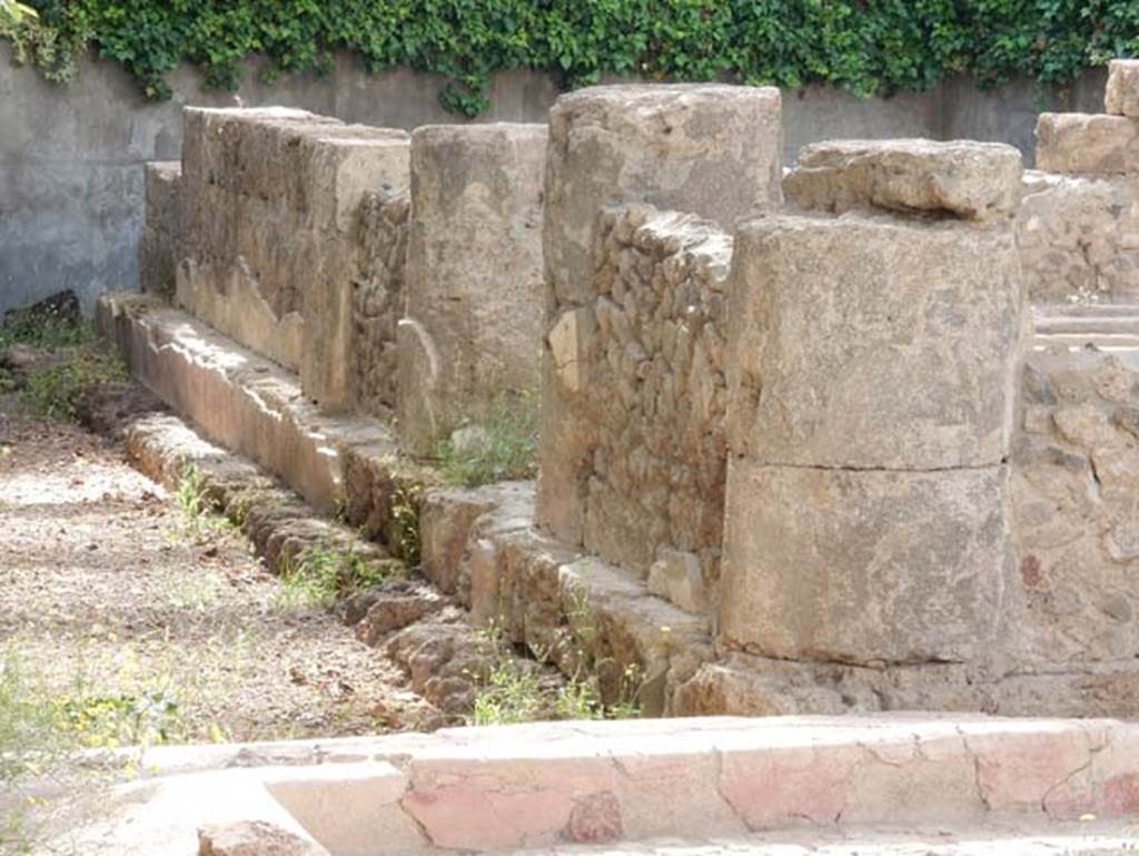 Tempio dionisiaco in località Sant’Abbondio di Pompei. May 2018. North side.
Photo courtesy of Buzz Ferebee.
