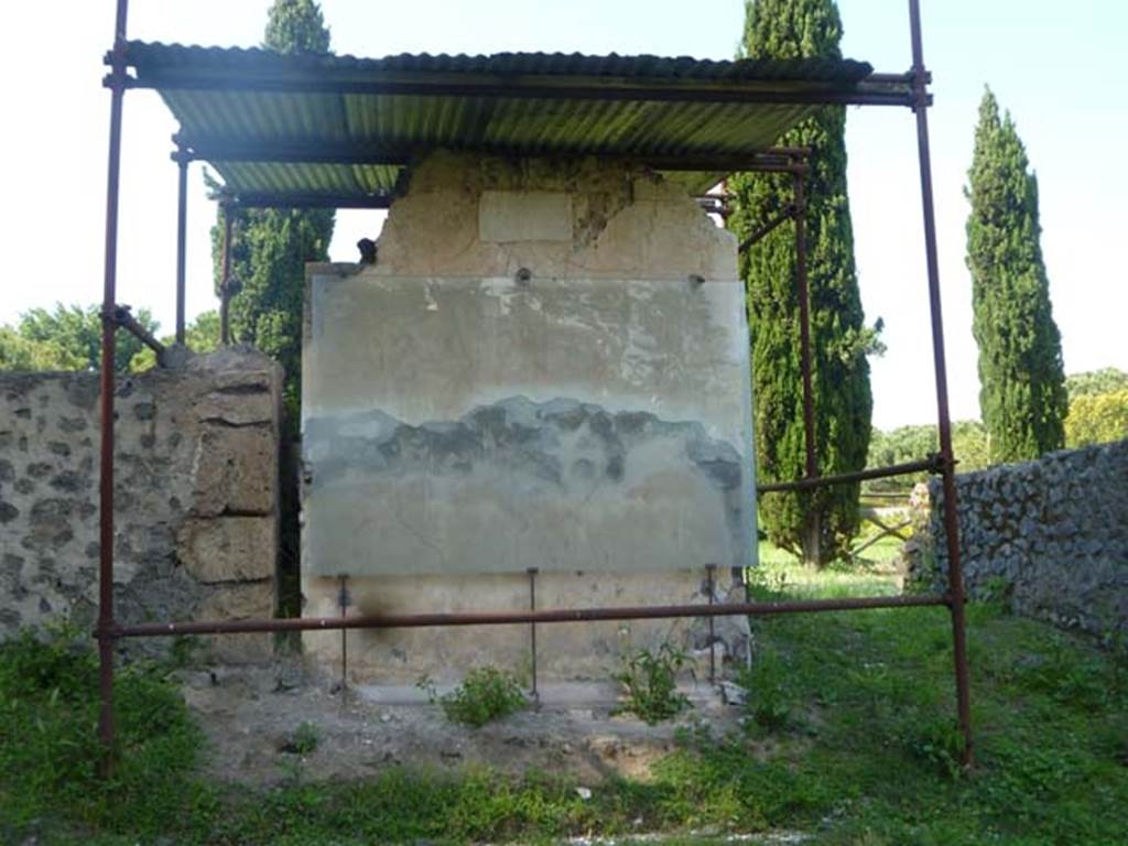 FPND Pompeii. May 2011. South side of tomb. Photo courtesy of Michael Binns.