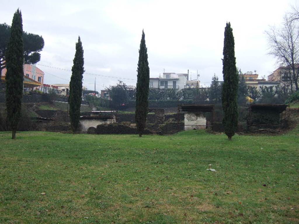 Tombs at Pompeii Fondo Pacifico looking south with FPND centre right. December 2005. The tombs in the foreground are on the north side of the road that leads through the tombs.

