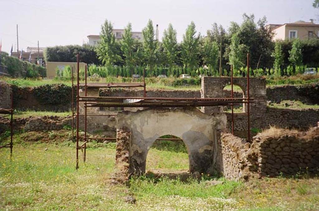 FPNF Pompeii. June 2010. North side of tomb, looking south. Photo courtesy of Rick Bauer.