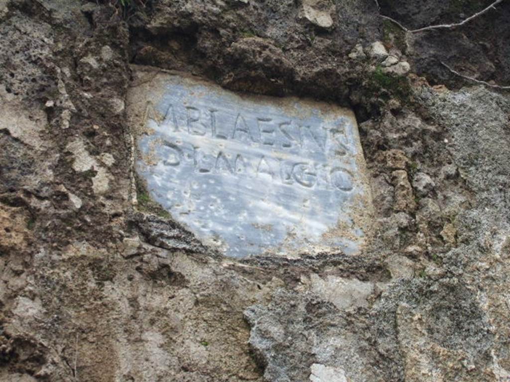 FPNH Pompeii. December 2005. Plaque on east end of south side with inscription to M. BLAESIVS G. L. MALCHIO.