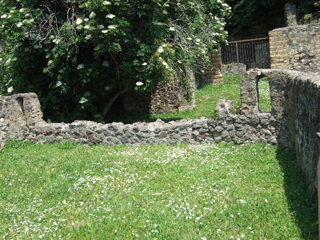 HGE39A Pompeii. May 2006. Looking north.