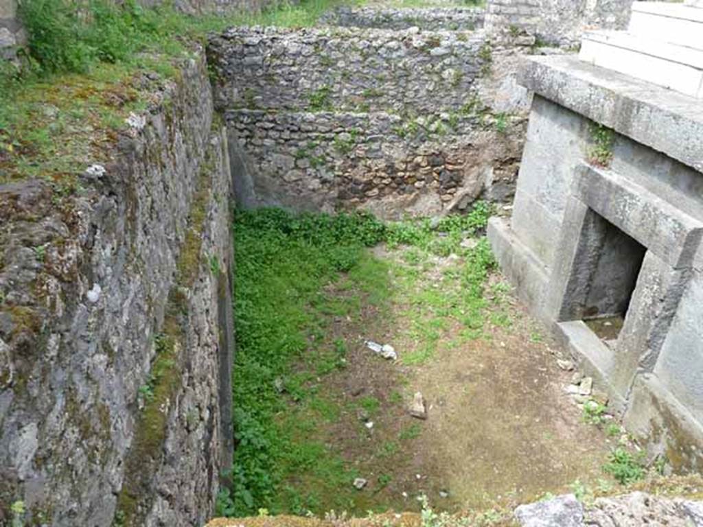 HGW22 Pompeii. May 2010. Looking north along west side of base.