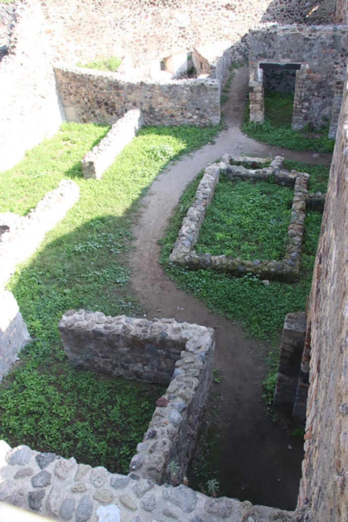 HGW24 Pompeii. Villa of Diomedes. October 2023. 
Looking east from north terrace A across rooms belonging to HGW25. Photo courtesy of Klaus Heese.
Lower rooms, Fontaine’s 7,9, on left, and 7,8, on right.
Central area, Fontaine’s 7,12 on left, 7,6 in centre.
