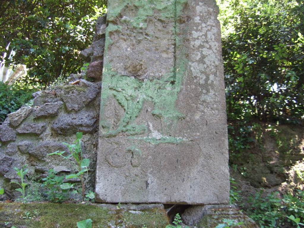 NGH Pompeii. May 2006. West side of altar on Schola tomb.