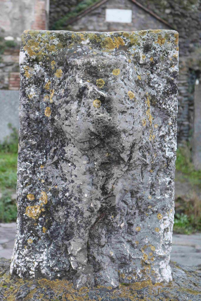 Pompeii Porta di Nocera. December 2018. 
Cippus of Titus Suedius Clemens, north (rear) side, looking south. Photo courtesy of Aude Durand.
