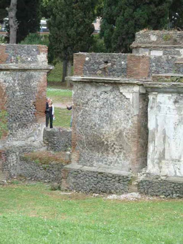 Pompeii Porta Nocera. May 2010. Tombs 10EN, 8EN, 6EN and 4EN, rear north sides.