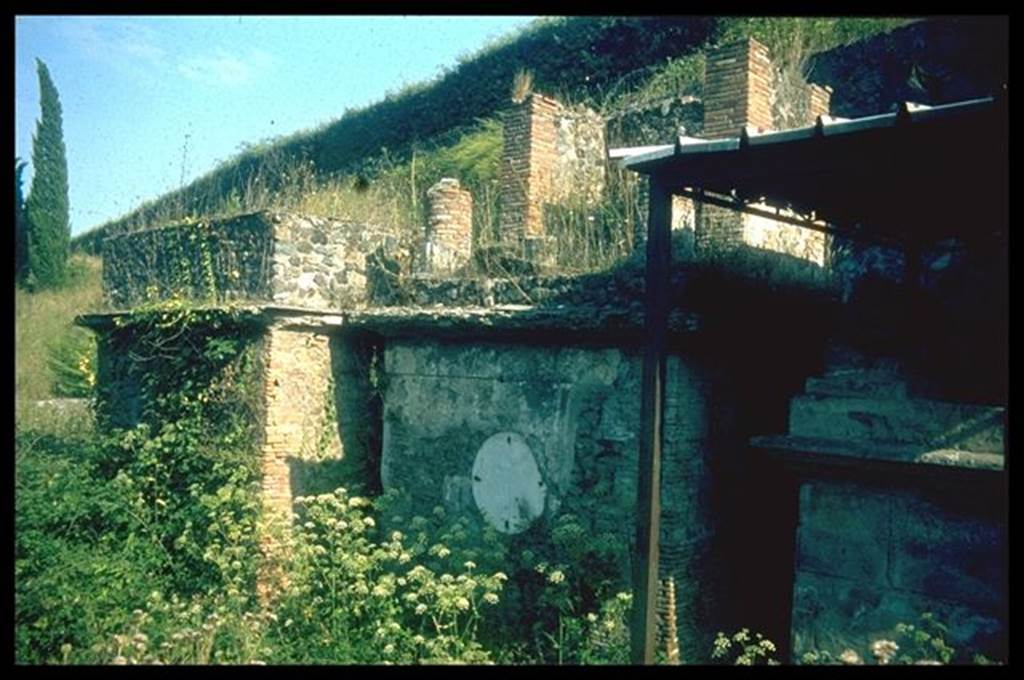 Pompeii Porta Nocera Tombs 27OS, 29OS and 31OS. Photographed 1970-79 by Gnther Einhorn, picture courtesy of his son Ralf Einhorn.