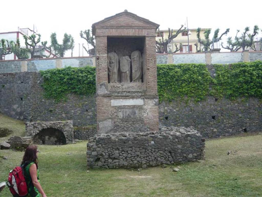 Pompeii Porta Nocera Tomb 23OS. May 2011. Looking south.
Aedicula tomb of Publius Vesonius Phileros, Vesonia, and Marcus Orfellius Faustus.
Photo courtesy of Buzz Ferebee.

