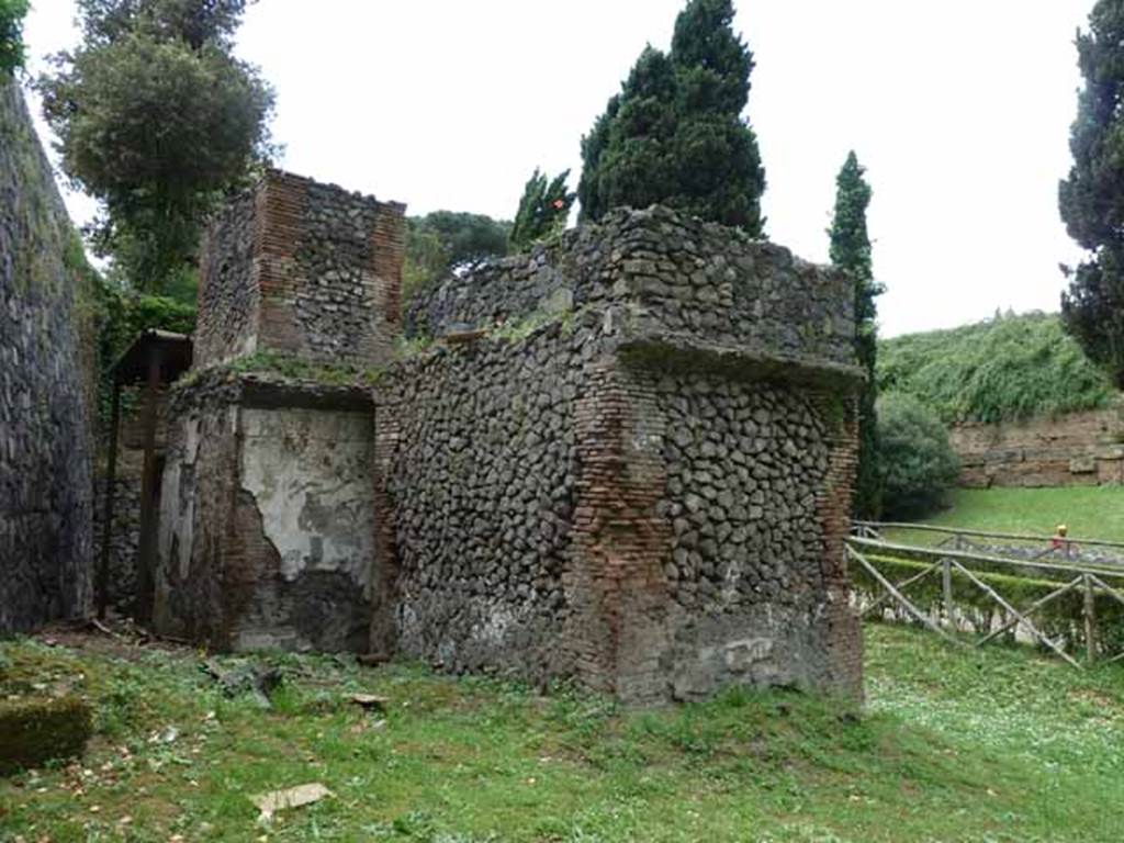 Pompeii Porta Nocera. May 2010. Tomb 31, 29 and 27OS, looking west along the south, rear sides. 