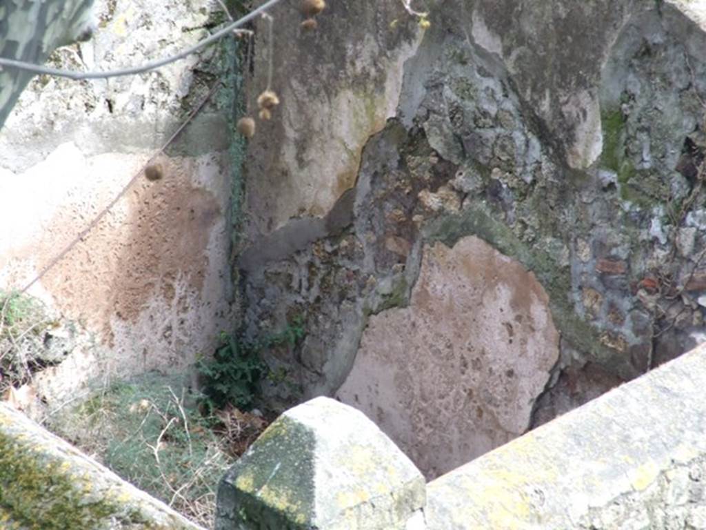 Pompeii VGI. March 2009. Interior of the tomb, from above, looking towards south-east corner.
