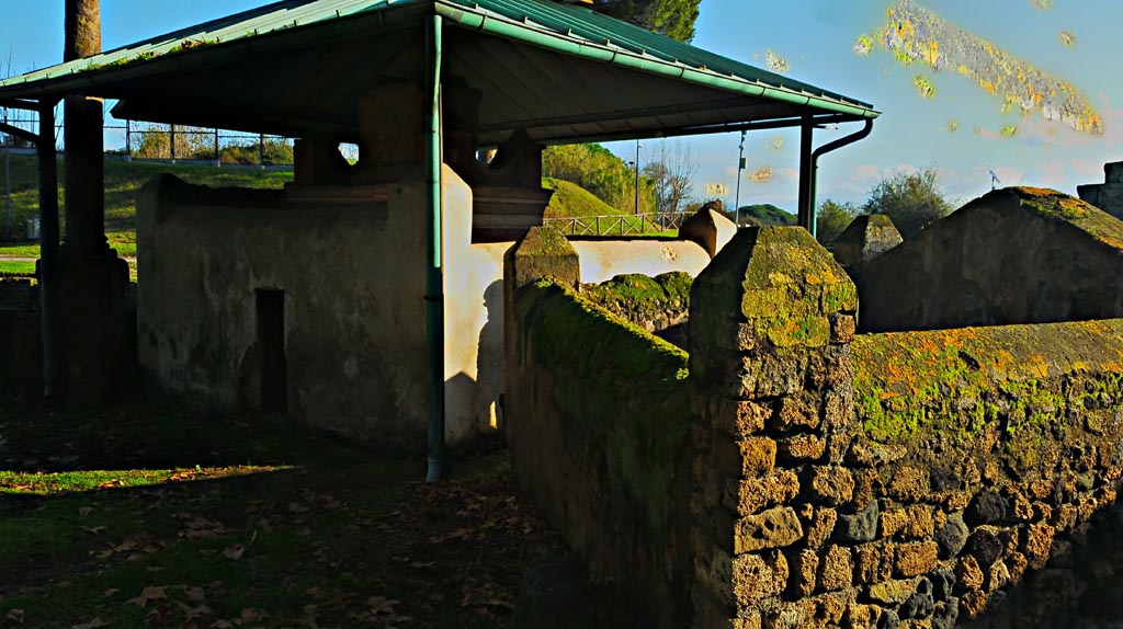 VGJ Pompeii. December 2019. 
Looking towards lower west wall with doorway into tomb and lower south wall behind VGI tomb, on right. Photo courtesy of Giuseppe Ciaramella.
