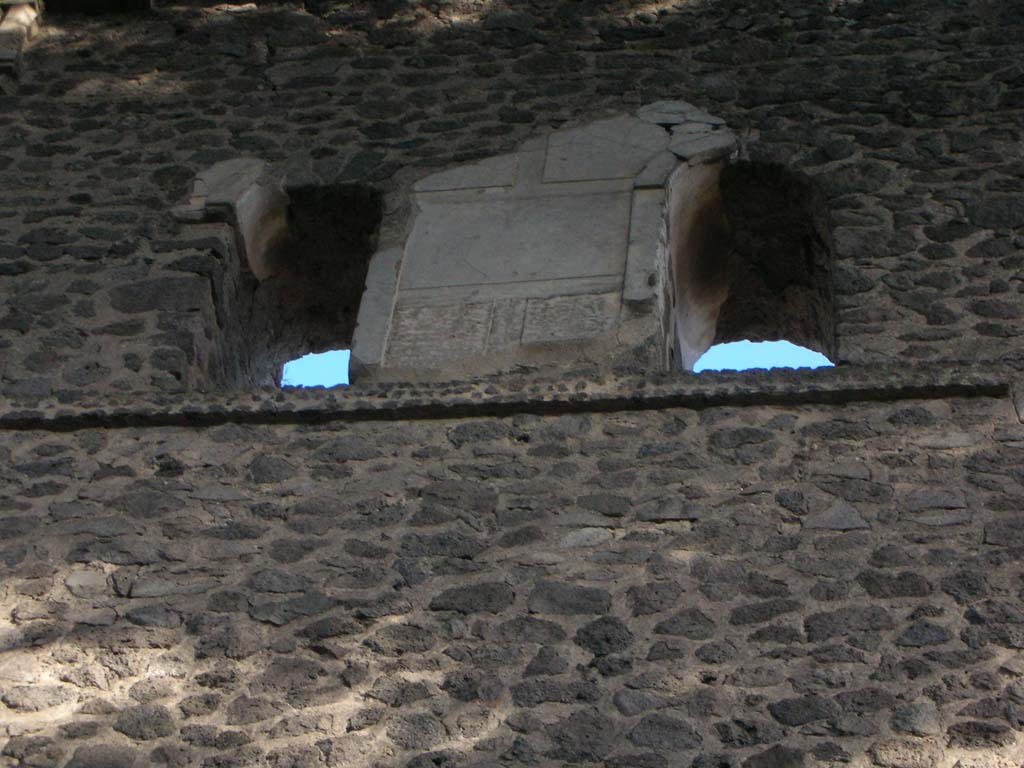 Tower X, Pompeii. May 2010. Detail of remaining plaster from upper north side at east end. Photo courtesy of Ivo van der Graaff.