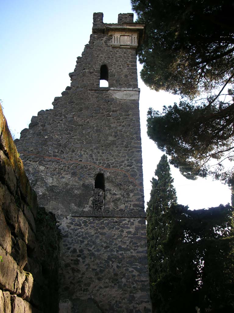 Tower X, Pompeii. May 2010. Upper east side. Photo courtesy of Ivo van der Graaff.