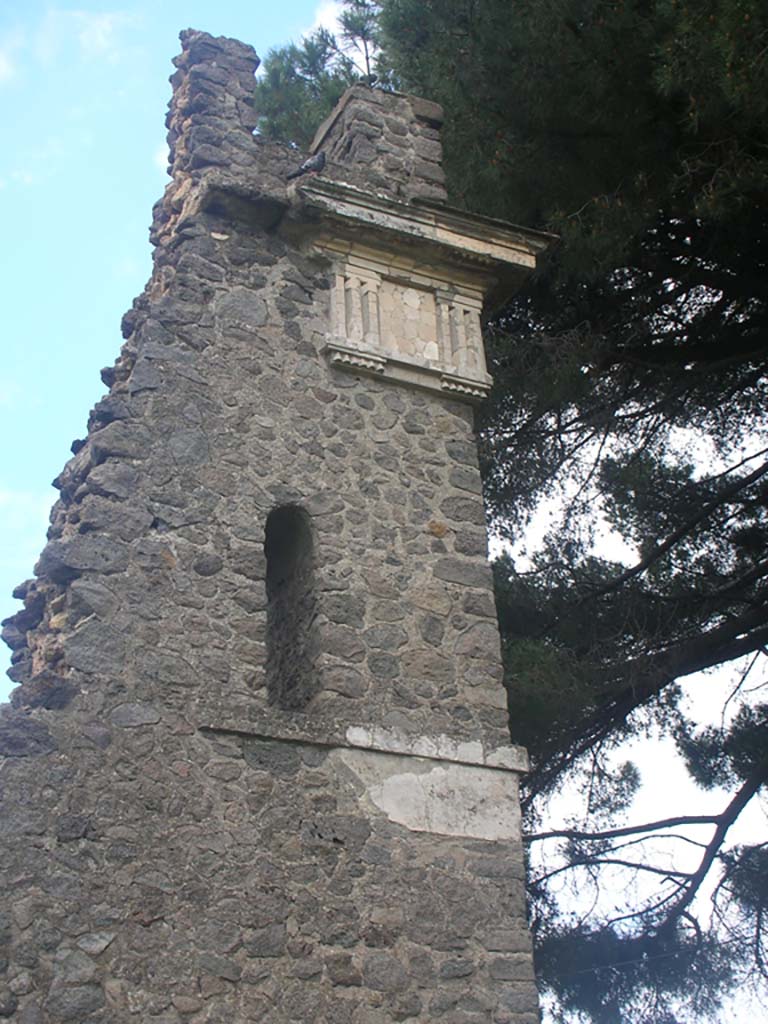 Tower X, Pompeii. May 2010. Upper east side. Photo courtesy of Ivo van der Graaff.