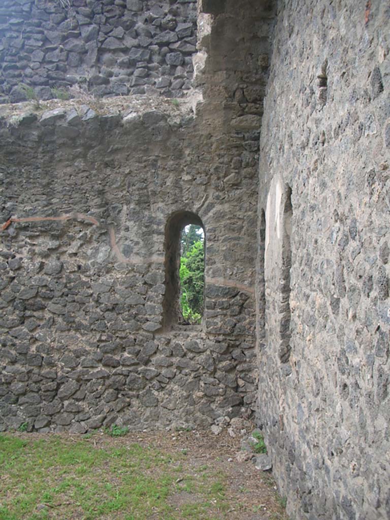 Tower X, Pompeii. May 2010. North-west corner on first floor. Photo courtesy of Ivo van der Graaff.