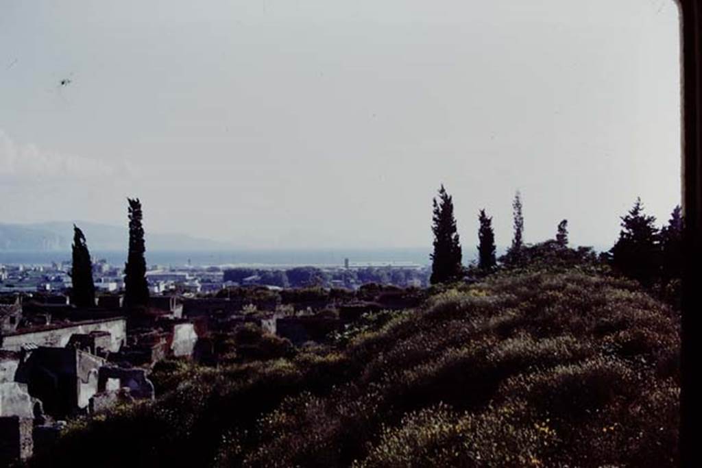 T11 Pompeii. Tower XI. 1978. Looking west towards the sea, and modern coastline. Photo by Stanley A. Jashemski.   
Source: The Wilhelmina and Stanley A. Jashemski archive in the University of Maryland Library, Special Collections (See collection page) and made available under the Creative Commons Attribution-Non Commercial License v.4. See Licence and use details. J78f0199
