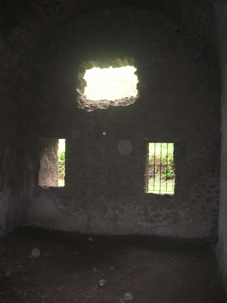 Tower XI, Pompeii. May 2010. North wall of room on lower floor. Photo courtesy of Ivo van der Graaff.