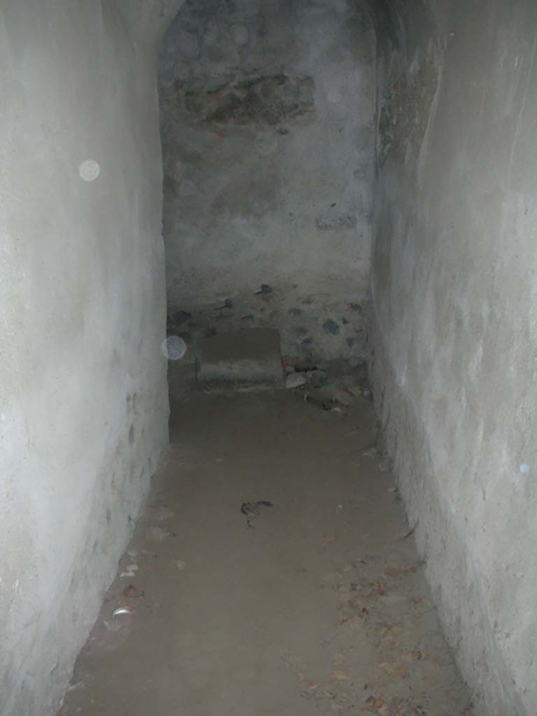 Tower XI, Pompeii. May 2010. Corridor/passageway. Photo courtesy of Ivo van der Graaff.