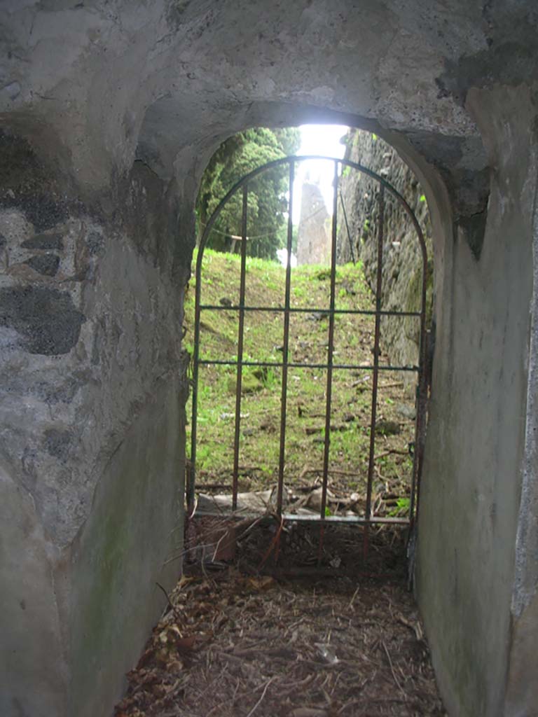 Tower XI, Pompeii. May 2010. Looking east through postern. Photo courtesy of Ivo van der Graaff.