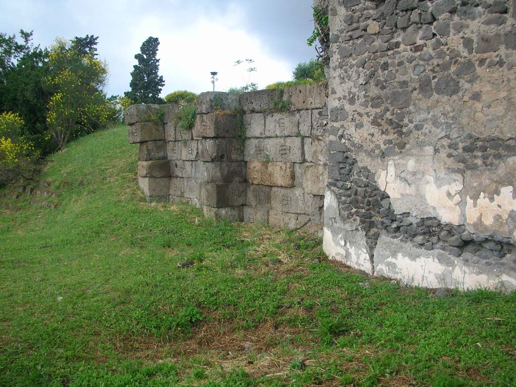 City Walls and Tower XII, Pompeii. May 2010. 
Interior city wall, with Mason’s marks, on west end of south side of Tower. Photo courtesy of Ivo van der Graaff.
