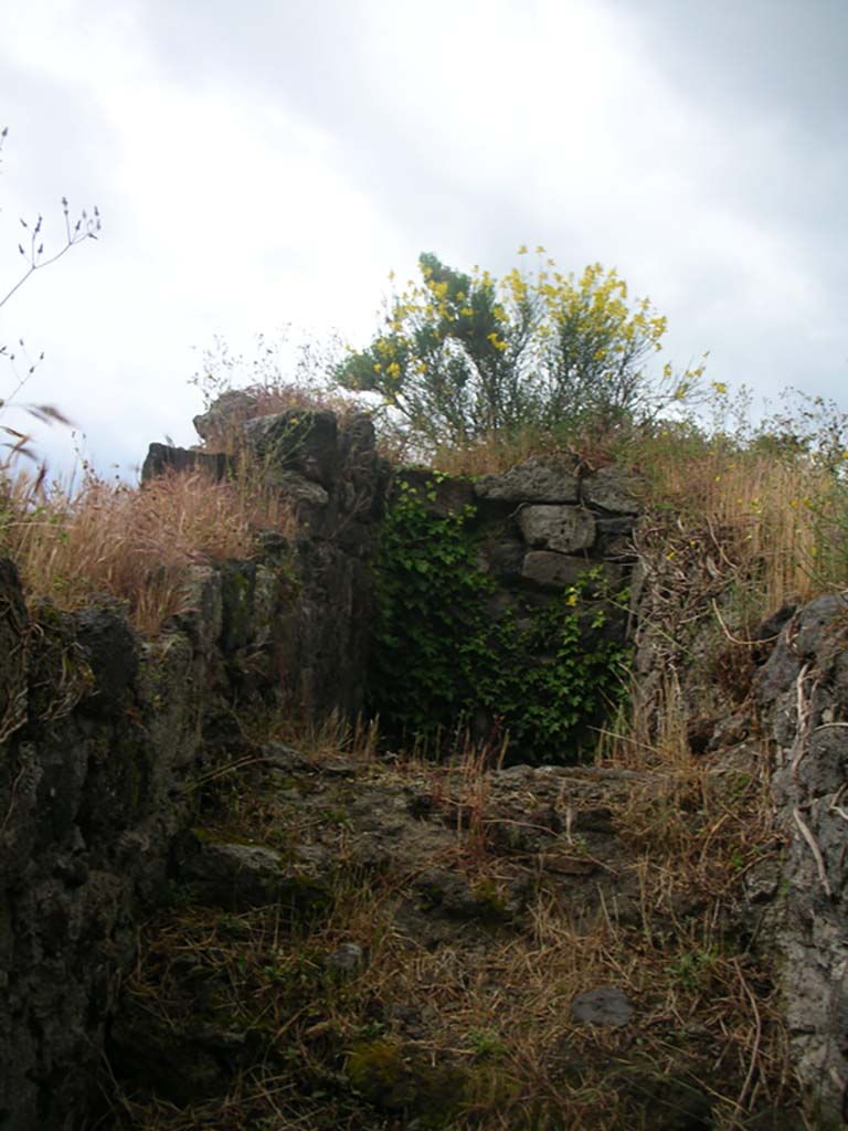 Tower XII, Pompeii. May 2010. Middle floor of tower. Photo courtesy of Ivo van der Graaff.