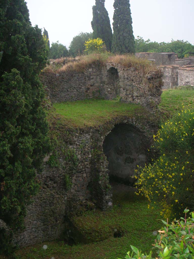 Tower XII, Pompeii. May 2010. 
Looking towards lower and middle floors of tower. Photo courtesy of Ivo van der Graaff.
