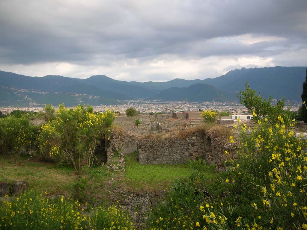 Tower XII, Pompeii. May 2010. Looking south towards room on middle floor on top of city wall. Photo courtesy of Ivo van der Graaff.