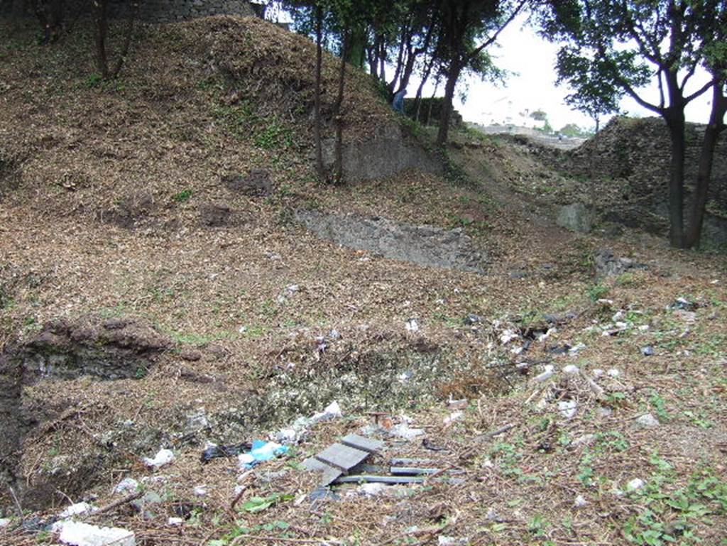 Looking north towards Triangular Forum and site of Tower I.May 2006.