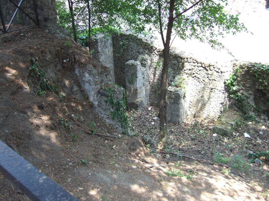 Possible site of Pompeii Tower I from VIII.7.30 Triangular Forum. May 2006. Looking east.