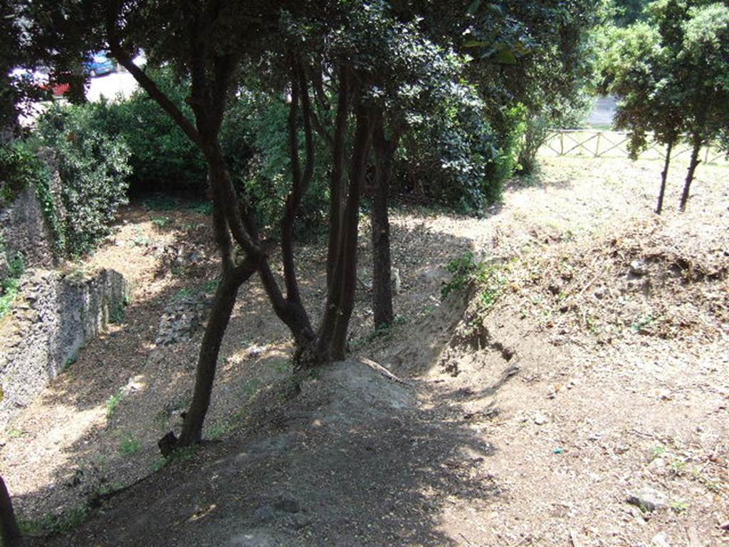 Possible site of Pompeii Tower I from VIII.7.30 Triangular Forum. May 2006. Looking south.