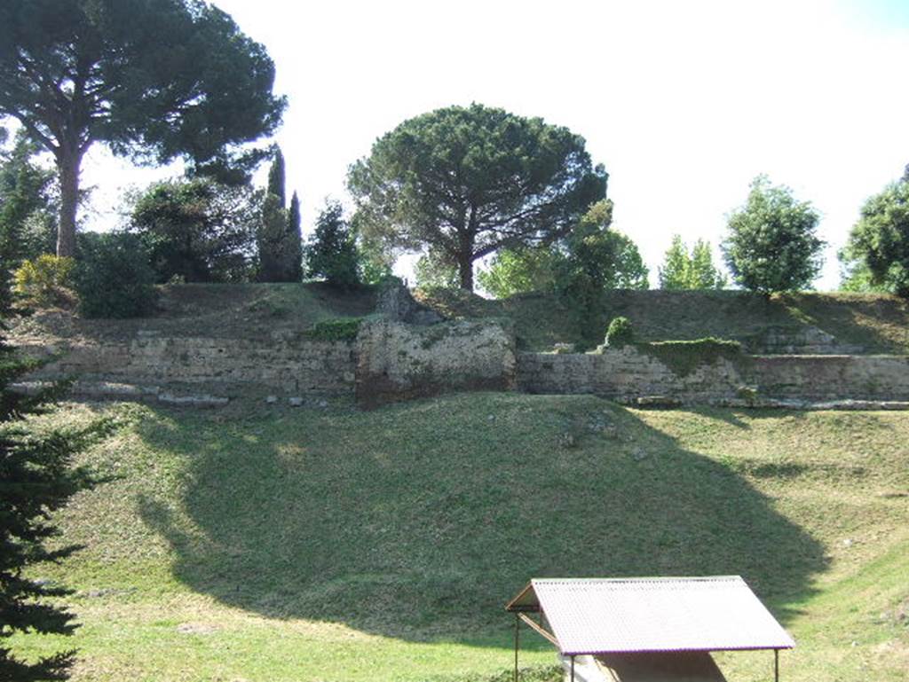 T3 Pompeii. Tower III. May 2006. Looking north to tower from Via delle Tombe.