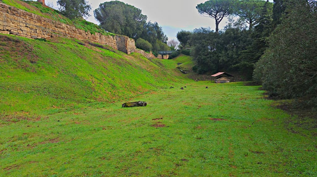 T3 Pompeii. Tower III. 2017/2018/2019. Looking east along Walls towards Tower III. Photo courtesy of Giuseppe Ciaramella.