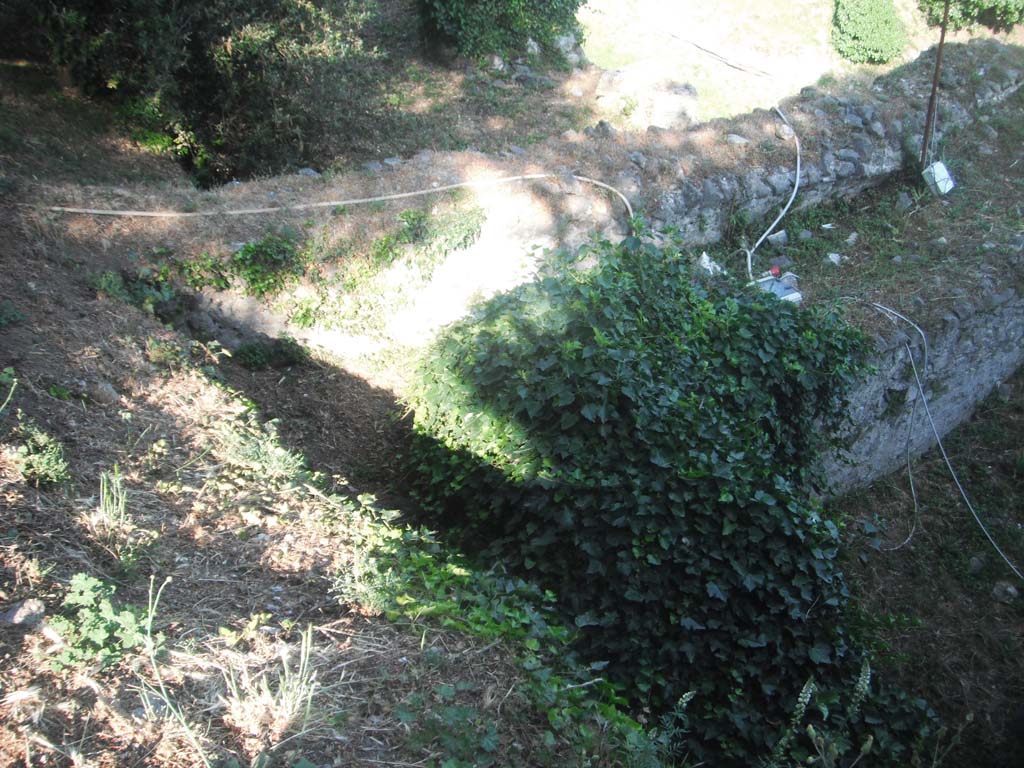 Tower III, Pompeii. May 2011. Looking down towards east wall of lower level. Photo courtesy of Ivo van der Graaff.