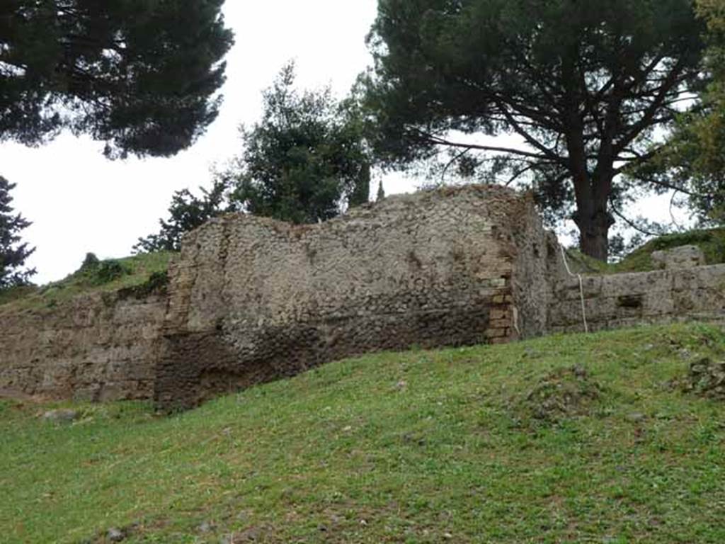 T3 Pompeii. Tower III. May 2010. South east corner of tower.