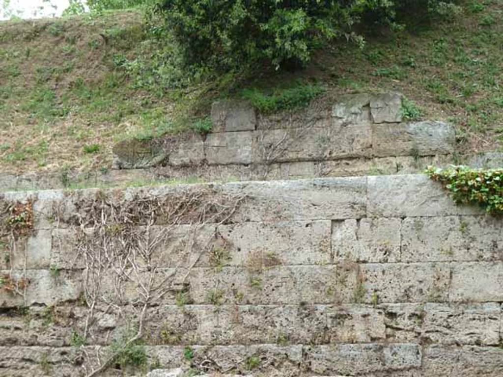 T3 Pompeii. Tower III. May 2010. Walls near tower 3.