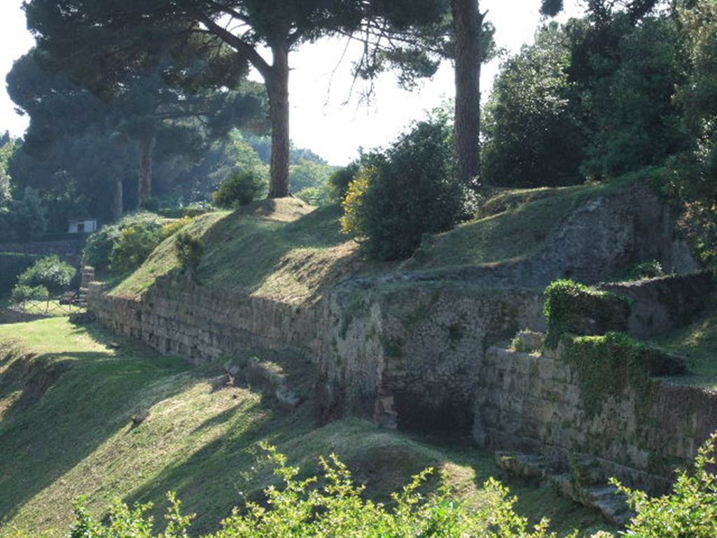 T3 Pompeii. Tower III. May 2006. Looking north west across the tower.