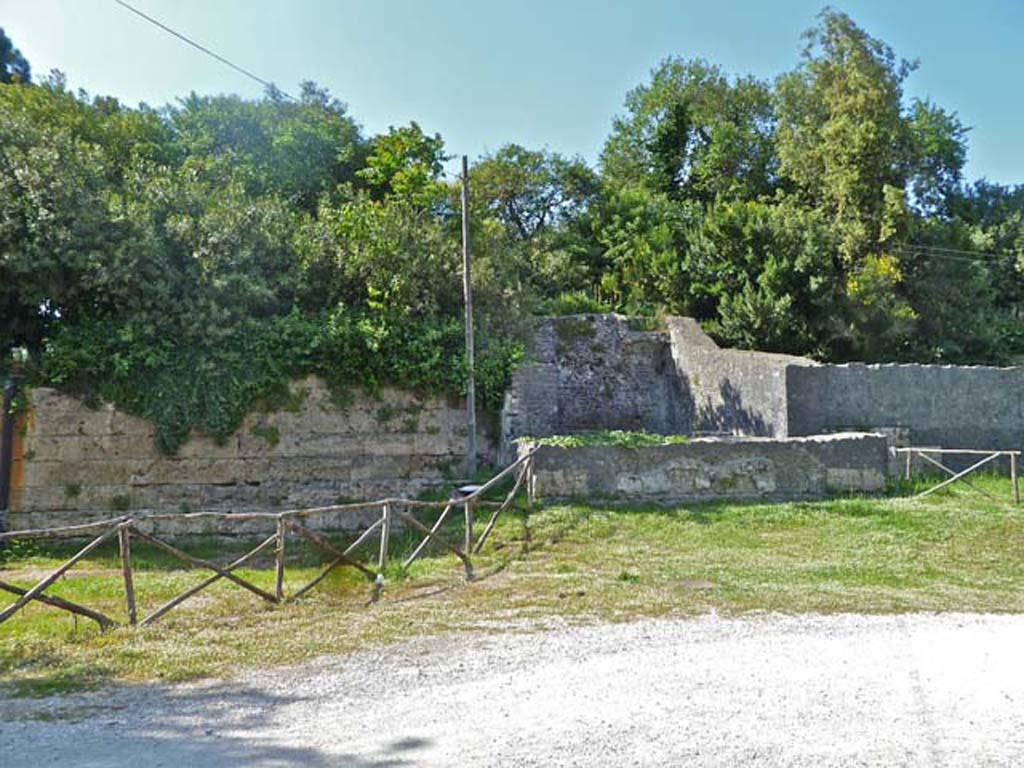 T4 Pompeii. Tower IV. May 2011. Front of tower. Photo courtesy of Michael Binns.