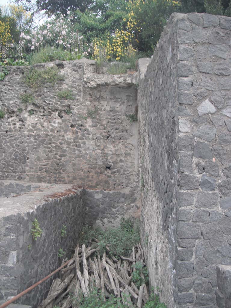 T4 Pompeii. Tower IV. May 2011. 
Looking north along east wall towards north-east corner. Photo courtesy of Ivo van der Graaff.
