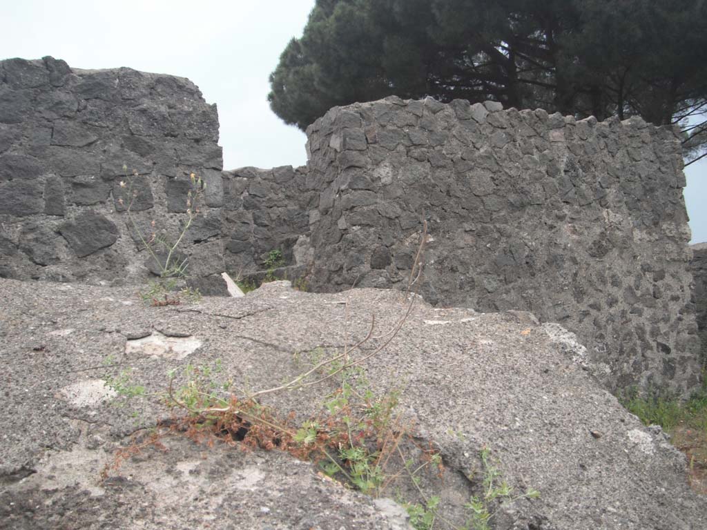 Tower VI, Pompeii. May 2011. Upper area. Photo courtesy of Ivo van der Graaff.

